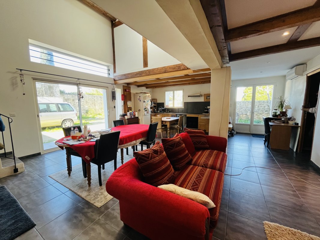 A VENDRE - Bien rare au coeur du village